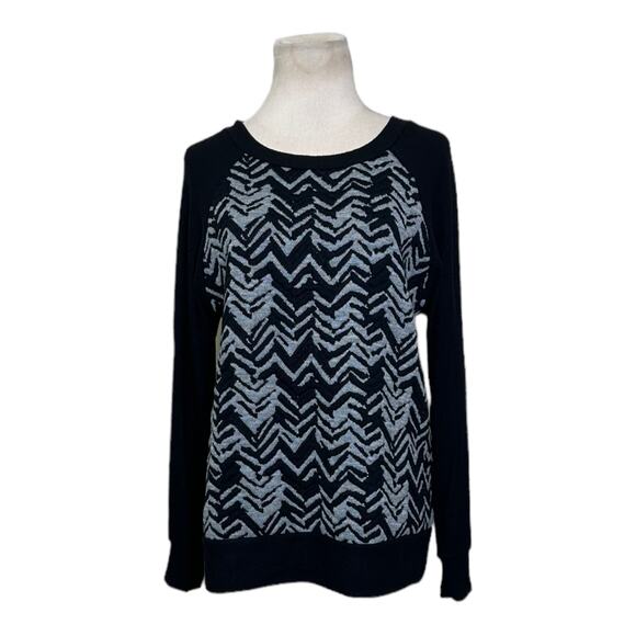 Le Lis black gray front chevron knit long sleeves sweater size M - Picture 11 of 11